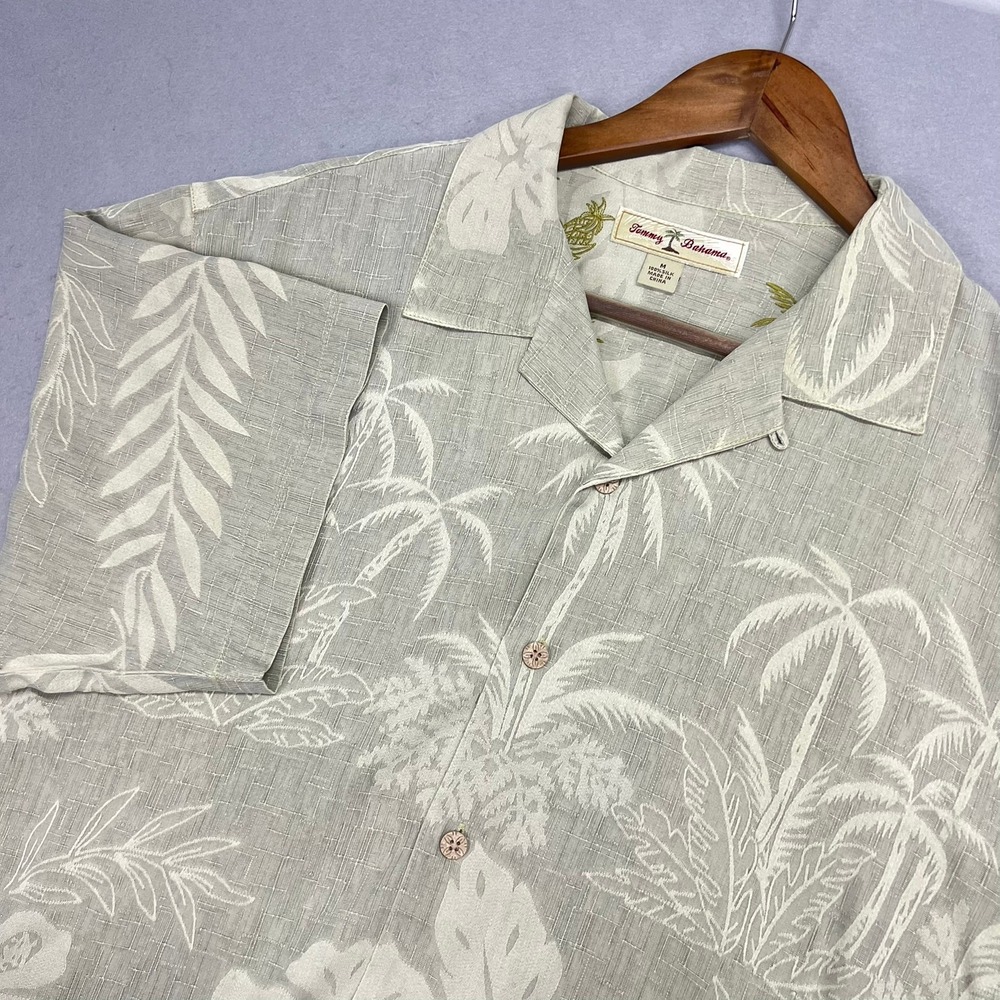 Vintage Tommy Bahama Button Up Floral Palm Tree Print Silk Hawaiian Shirt Mens M